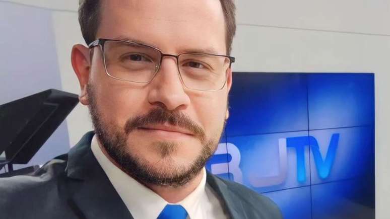Alexandre Kapiche apresentava os telejornais locais da Inter TV, afiliada da Globo