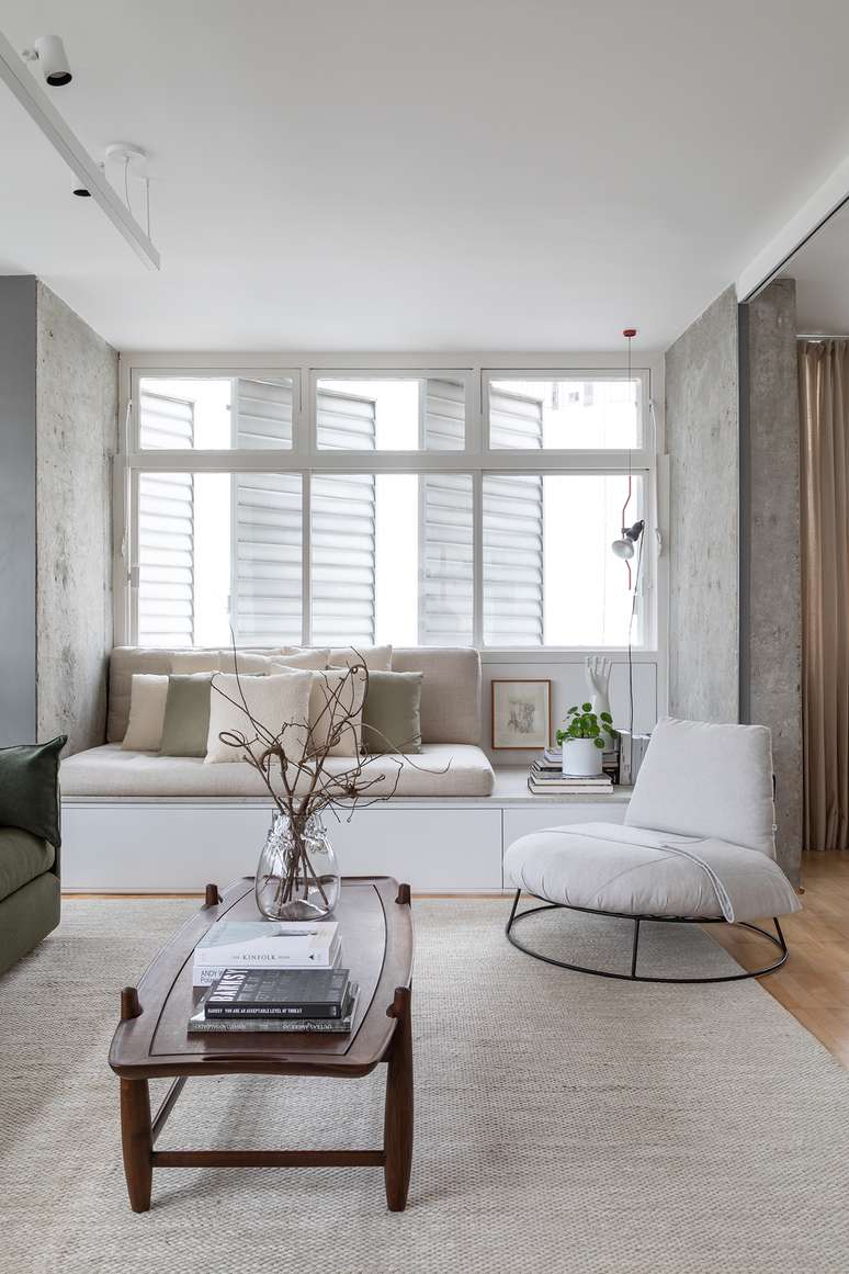 Renovated 1960s apartment with dog shower and column in the center of the room