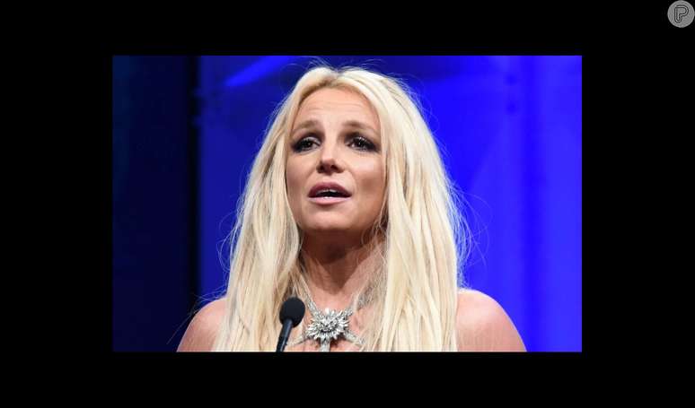 'Sou apenas uma garota e estou menstruada': Britney Spears nega briga com namorado e explica caos em hotel de Hollywood.