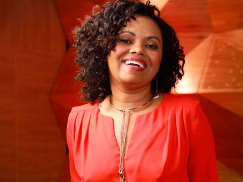 Adriana Barbosa, criadora da Feira Preta, aponta a necessidade de conhecer melhor o perfil dos negócios de pretos e, sobretudo, pretas