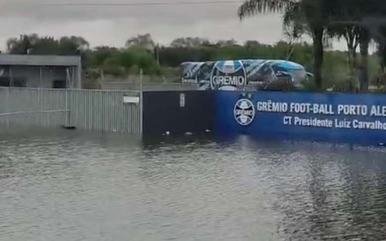 CT do Grêmio foi tomado pela chuva 