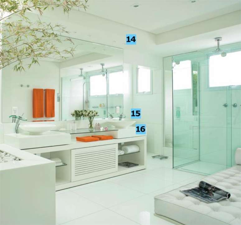 14. Al&eacute;m da ilumina&ccedil;&atilde;o geral (com hal&oacute;genas PAR 20), mini-spots co...