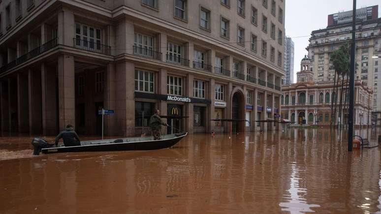 Porto Alegre enfrenta seu maior desastre natural em 252 anos de história