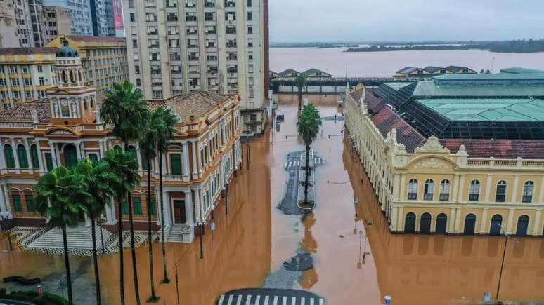 The cities of Rio Grande do Sul are mostly submerged;  see how to help you