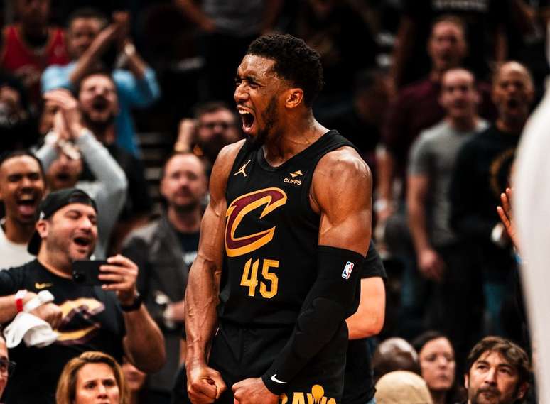 Cavs vencem de virada neste domingo 