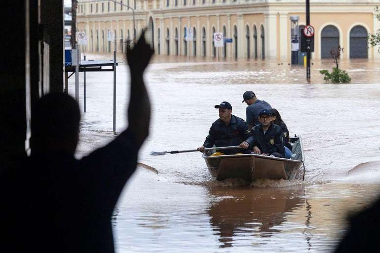 The authorities increased the police The authorities increased the police