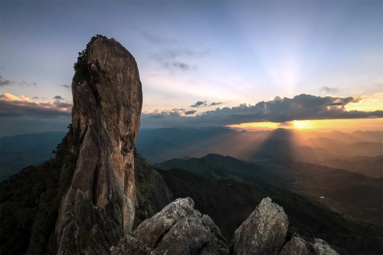 Pôr-do-Sol visto da Pedra do Baú em São Bento de Sapucaí