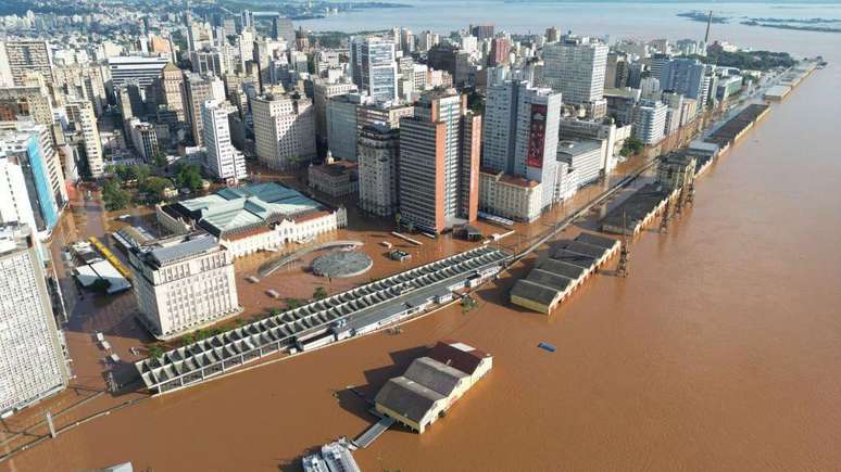 Segundo governo do Rio Grande do Sul, mais de 844 mil pessoas já foram atingidas pelas enchentes no Sul