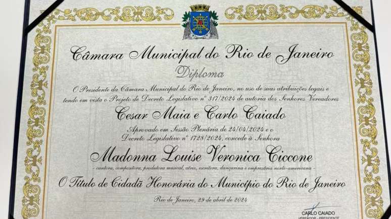 Diploma de Cidadã Honorária do Rio de Janeiro concedido a Madonna