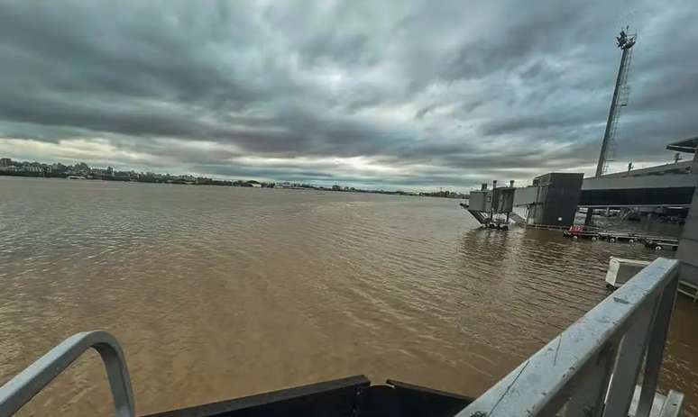 Pista inundada do Aeroporto Salgado Filhomelhor site para jogar aviatorPorto Alegre