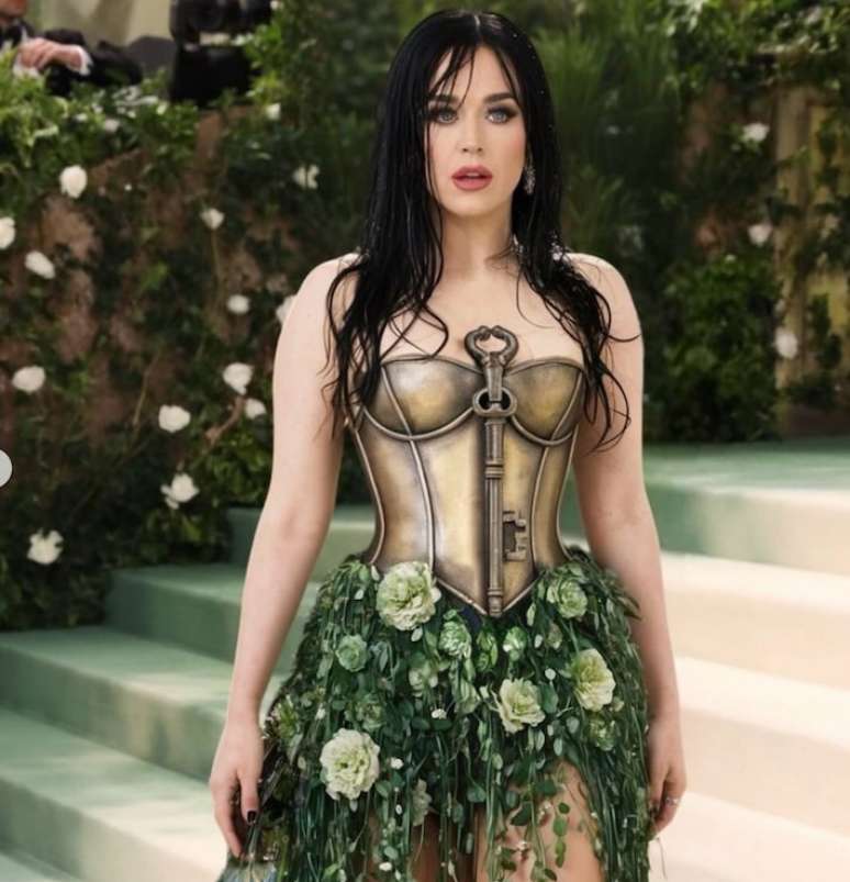 Fotos de Katy Perry no Met Gala criadas por IA enganam internautas