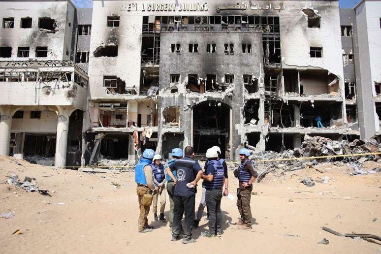 As instalações do hospital Al Shifa foram destruídas após um ataque de tropas israelenses