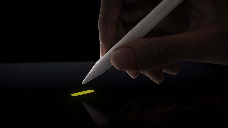 Nova caneta tem giroscópio para detectar rotações em torno do próprio eixo do acessório (Imagem: Divulgação/Apple)