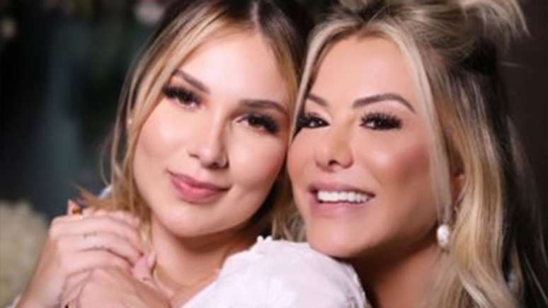 Virginia Fonseca and Poliana Rocha join together to help flood victims in RS