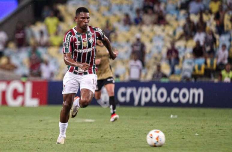 - Fotos: Lucas Merçon/FFC - Legenda: Lelê, do Fluminense, teve uma ruptura do ligamento cruzado anterior do joelho direito