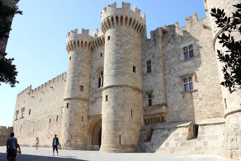 O palácio foi usado pelos Cavaleiros Hospitalários, ordem militar cristã que tem suas origens nas Cruzadas