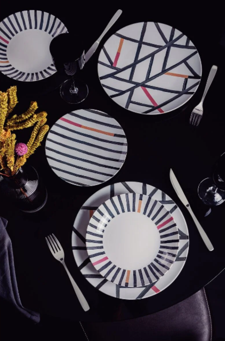 Opte por pratos de porcelana com padrões geométricos para um visual contemporâneo – Foto: Tramontina