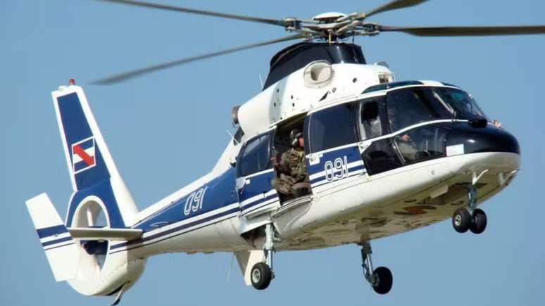 Helicóptero uruguai usado no resgate de pessoas atingidas pelas inundações em cidades gaúchas