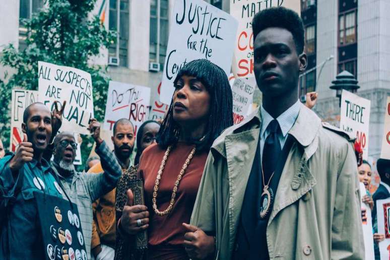 &ldquo;Olhos que Condenam&rdquo; revela as injusti&ccedil;as e o preconceito no sistema judicial dos EUA 