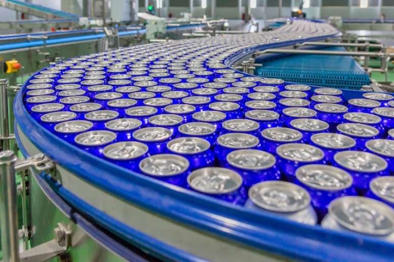 Ambev para produção de cerveja em Viamão e e fábrica deverá produzir 850 mil latas de água para o Rio Grande do Sul