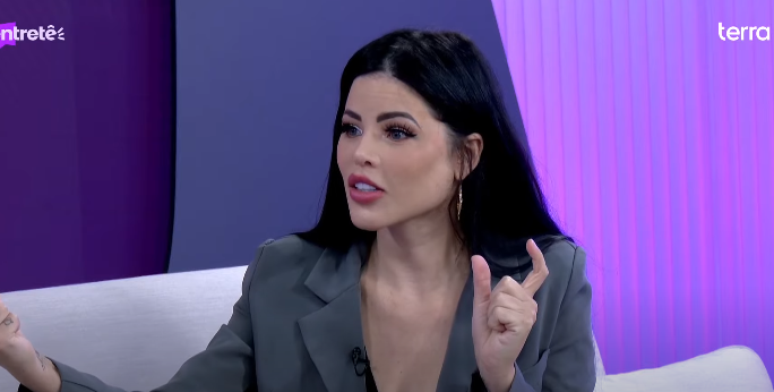 “Twitter people are harsh,” Markelly Oliveira says of criticism of virtual soap operas