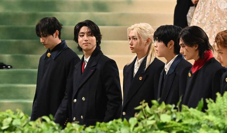 The first K-pop group at the MET Gala, Stray Kids, were reportedly the target of paparazzi racism at the event.  Understand the controversies!