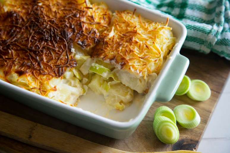 Batata gratinada com alho-por&oacute; 
