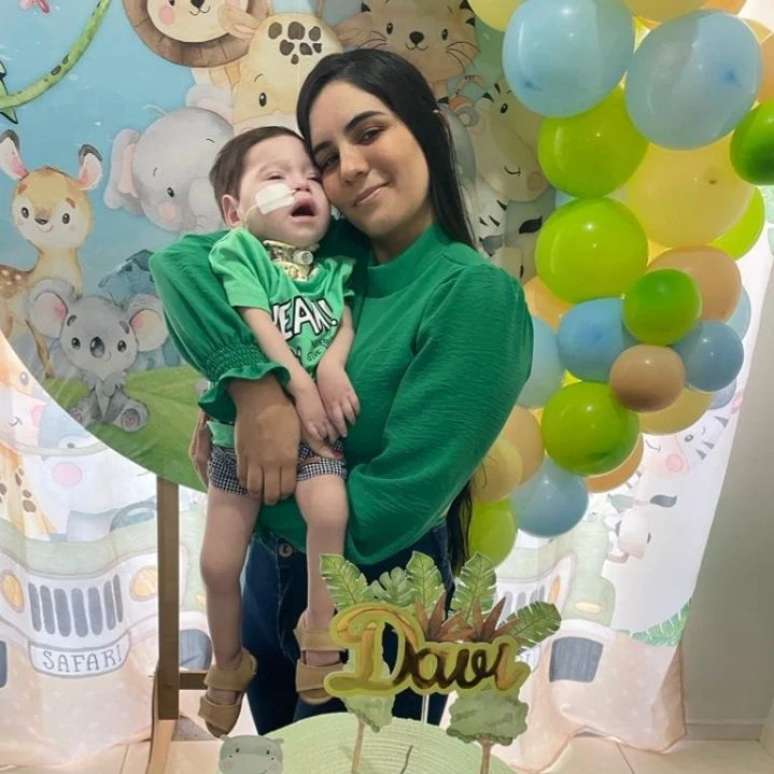 Karoline e Davi na comemoração do primeiro ano de vida dele