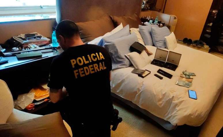 operacao-policia-federal-investiga-irmao-requiao-4