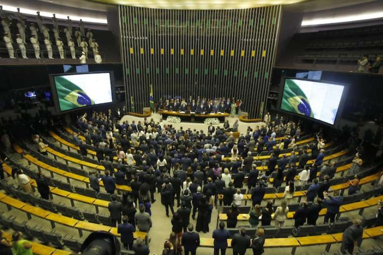 Deputados federais e senadores analisarão vetos do presidente Lula em reunião conjunta do Congresso Nacional
