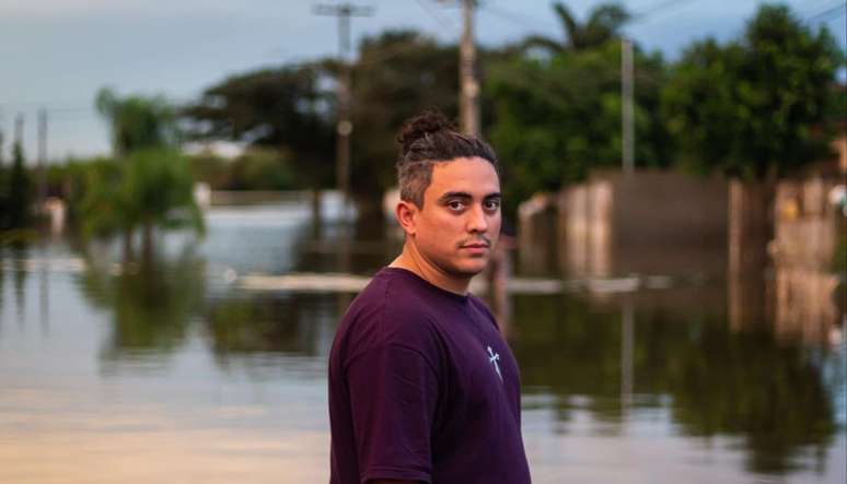   Erick Dênil, 29 anos, presidente do Centro Popular de Cultura Comunitário e Periférico, que articula o socorro às vítimas