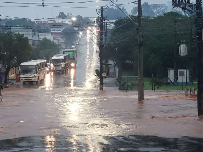 O receio dos moradores da região do Santa Rosa, na zona norte de Porto Alegre, é de que a situação vai piorar com mais chuvas