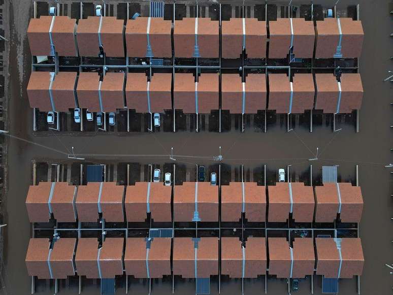 Imagem aérea mostra casas em Eldorado do Sul, município em que 100% das pessoas estão sendo evacuadas