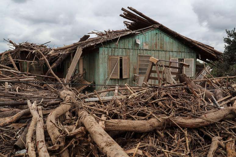 Casa destruída em Lajeado, onde rio Taquari transbordou