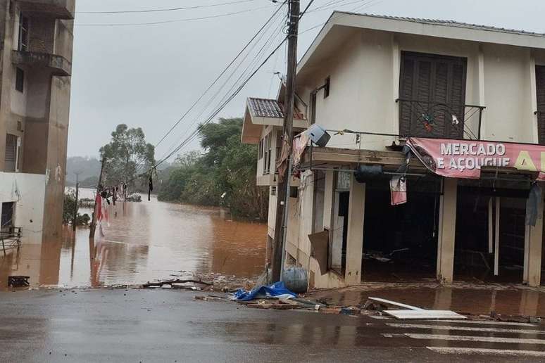 Imagens das redes sociais mostram destruição em Arroio do Meio