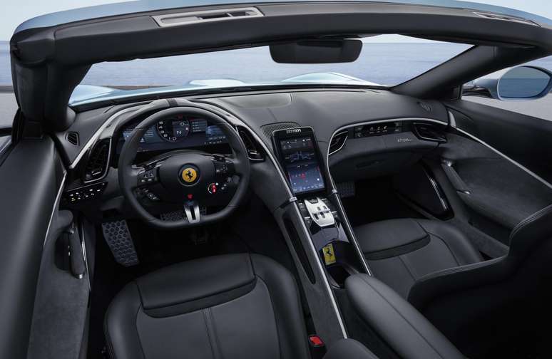 Novo Ferrari Roma Spider