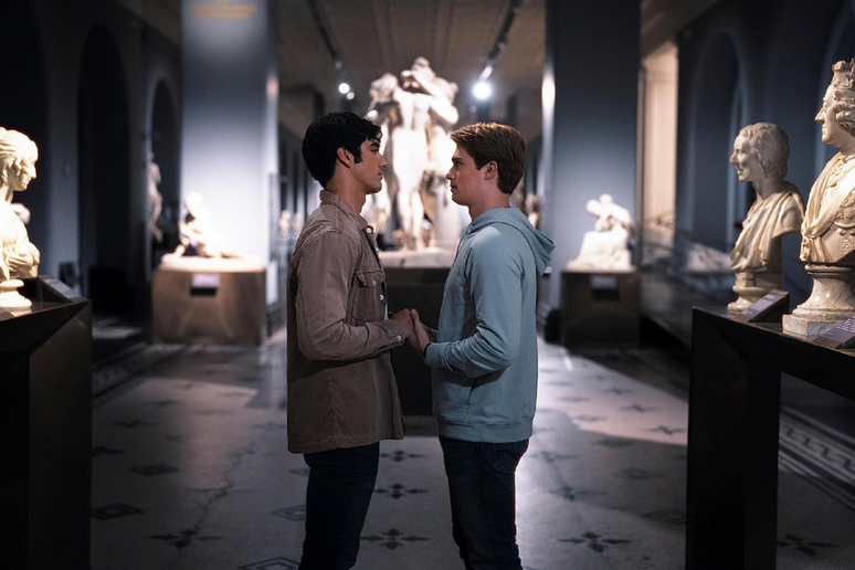 In Blood Red, White and Blue the protagonist couple must overcome the prejudices of their parents and society. (Disclosure/Prime Video) In Blood Red, White and Blue the protagonist couple must overcome the prejudices of their parents and society. (Disclosure/Prime Video)