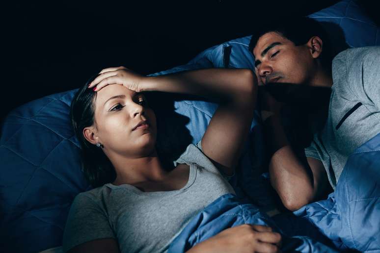Cada vez mais vemos casais que optam por dormir em quartos separados por eventuais diferenças