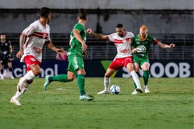 CRB vence a primeira na Série B 