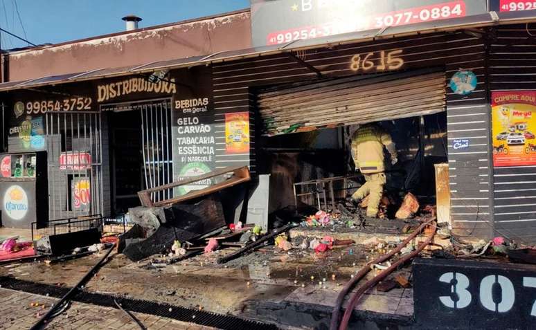 incendio-distribuidora-bebidas-santa-felicidade-4