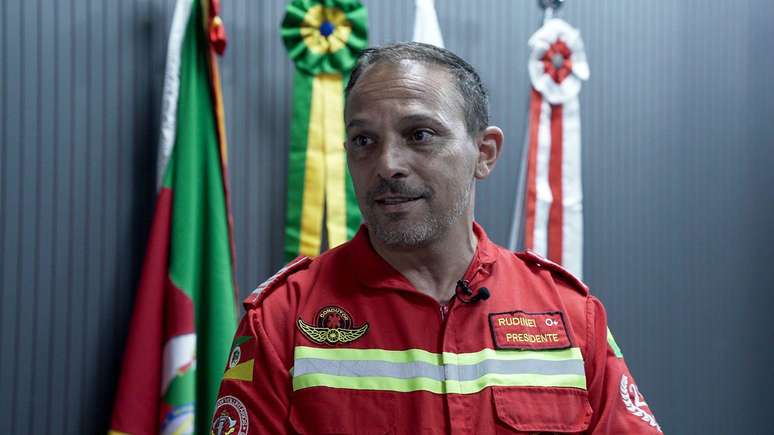 Rudnei Silva dos Santos, presidente comandante dos bombeiros volunt&aacute;rios de Eldorado