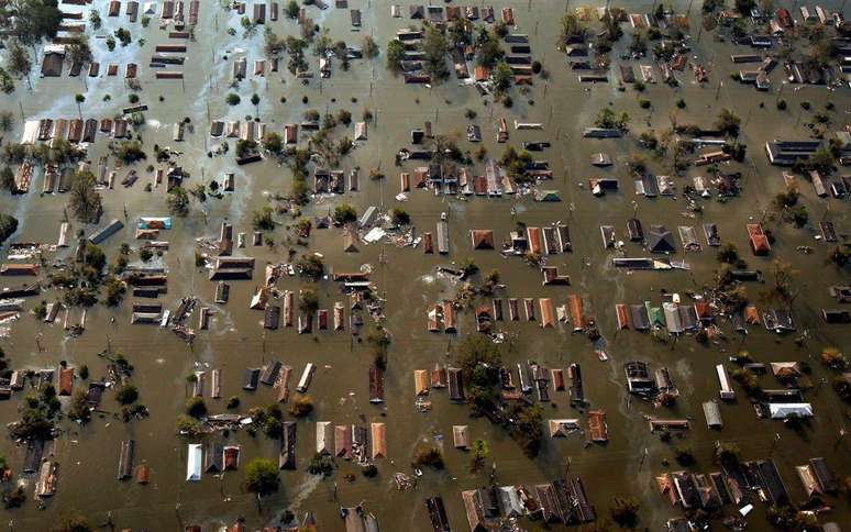 Após a passagem do Katrina, 80% da cidade de Nova Orleans ficou submersa
