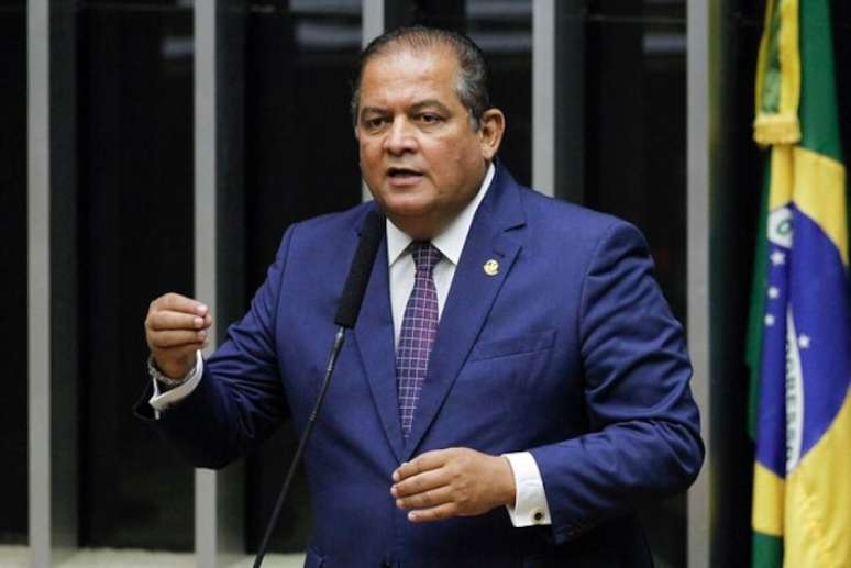 O senador Eduardo Gomes, relator do projeto de lei que será analisado pelo plenário do Senado.