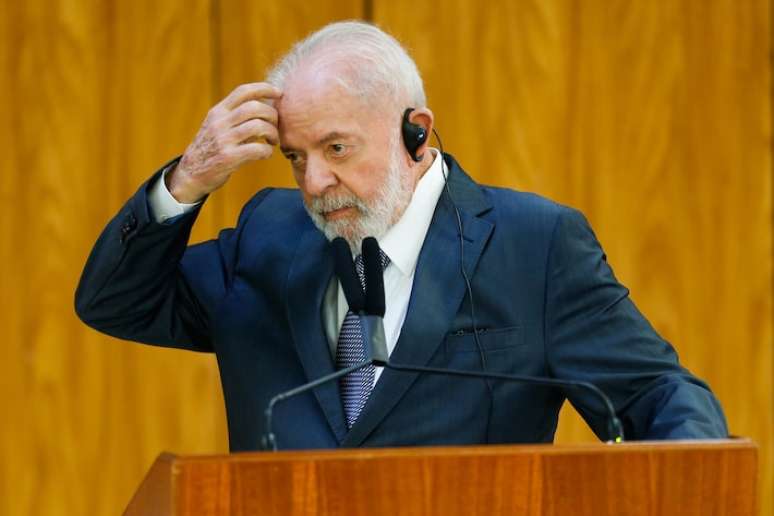 Lula classifica disseminadores de fake news como "canalhas"