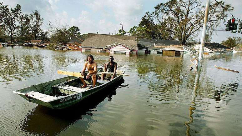 Passagem do furacão Katrina, nos EUA, deixou quase 1,4 mil mortos e mais de 1 milhão de desalojados em 2005