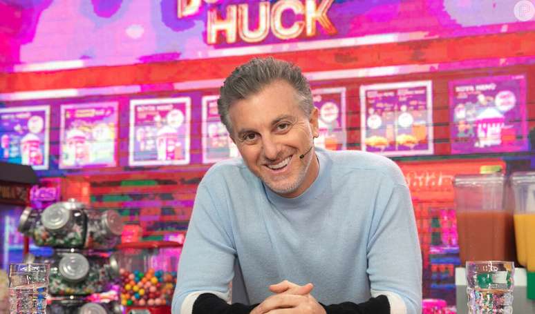 Luciano Huck, após críticas por ter doação ao RS exposta, viaja para o estado e visita abrigos: 'Eu quis levar...'.