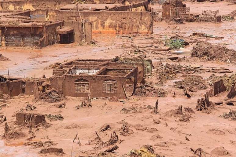Rompimento da barragem deixou 19 mortos e milhares de afetados pelos prejuízos ambientais