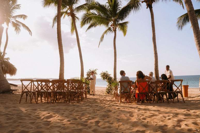 Que tal um casamento na praia, ao pôr do sol, em Punta Cana?