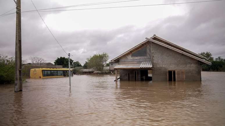 Eldorado do Sul foi severamente afetada pelas cheias sem precedentes, com mais de 90% da cidade invadida pelas águas