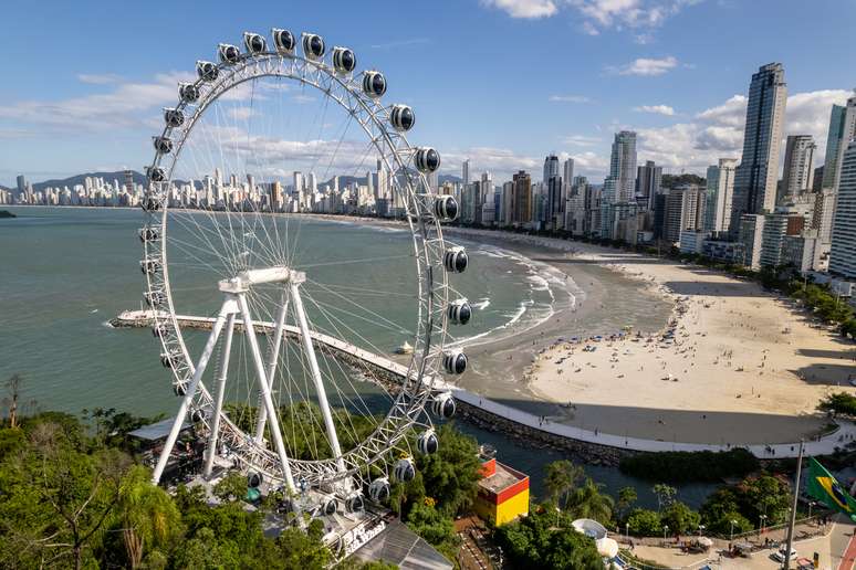 Praias de Balneário Camboriú (SC) passaram por processos de engorda